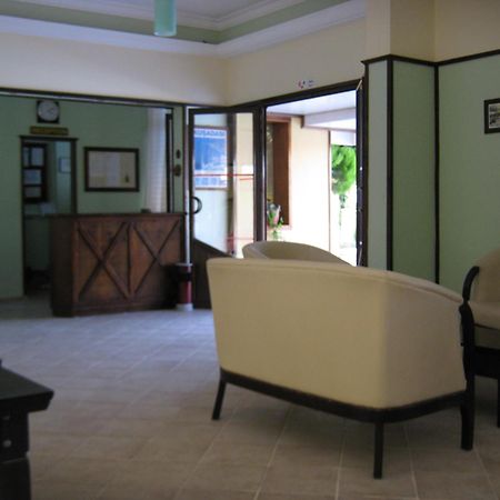 Oya Family Suites Kusadasi Exterior photo