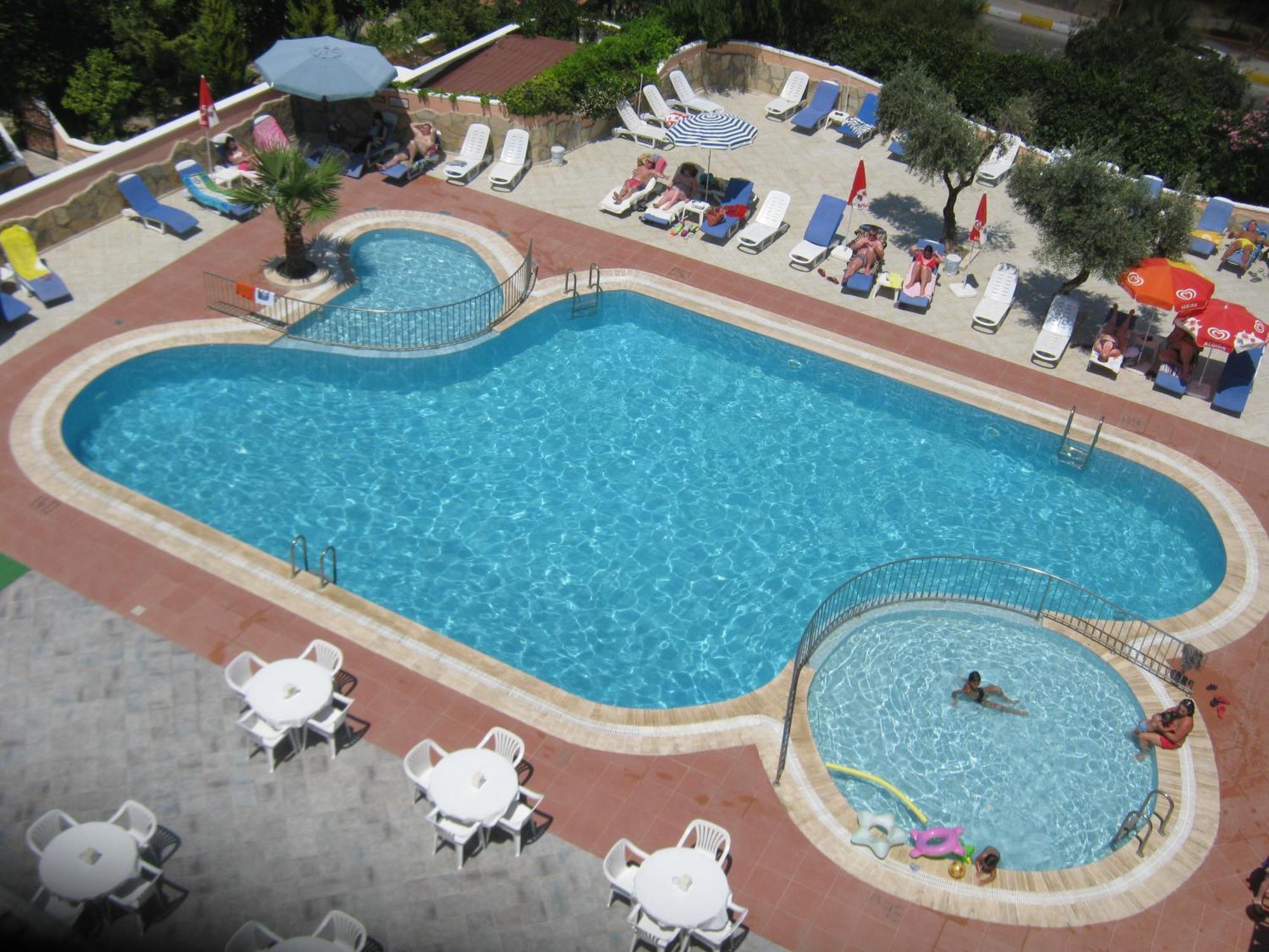 Oya Family Suites Kusadasi Exterior photo