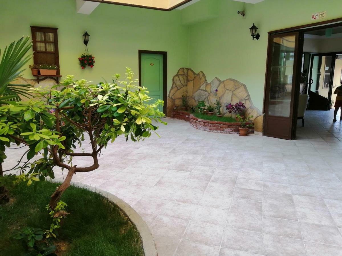 Oya Family Suites Kusadasi Exterior photo